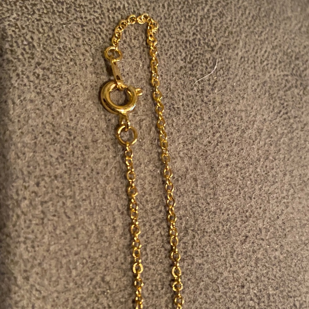 Vintage Gold tone Heart with letter F Pendant Necklace - Picture 2 of 7